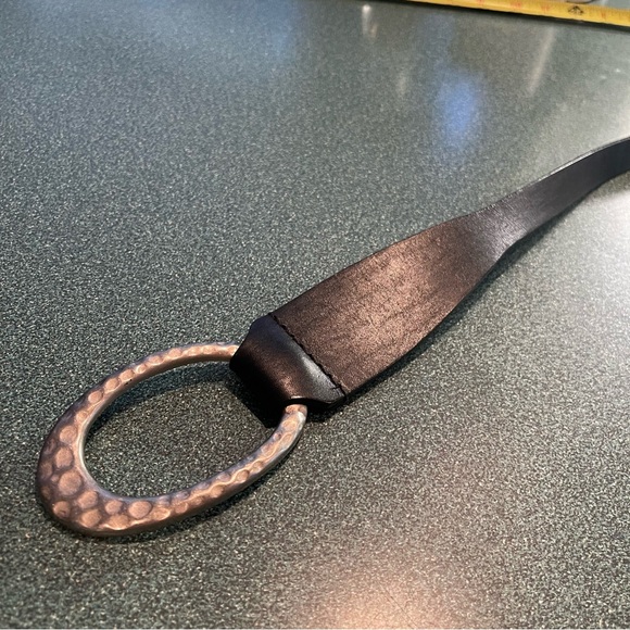 Chico’s Black Hammered Silver Latch Adjustable Genuine Leather Sz. Small - Picture 9 of 11